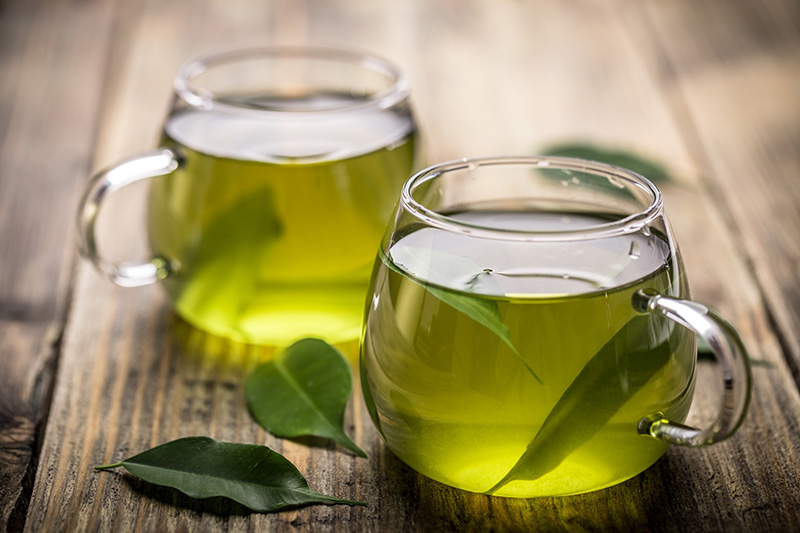 Ủ tóc với nước trà xanh tăng độ bóng và giữ màu tóc tự nhiên hiệu quả